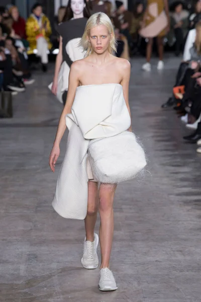 Look 5